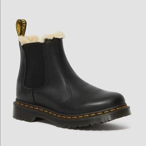Dr. Martens Leonore Chelsea fur lined boot